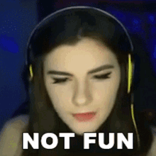 Not Fun Amelia Hersee GIF - Not Fun Amelia Hersee Her Gaming GIFs
