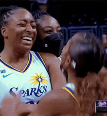 Los Angeles Sparks Chiney Ogwumike GIF - Los Angeles Sparks Chiney Ogwumike Nneka Ogwumike GIFs