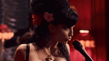 Singing Amy Winehouse GIF - Singing Amy Winehouse Back To Black GIFs