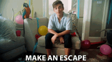 Make An Escape Get Out Of Here GIF - Make An Escape Get Out Of Here Leave GIFs