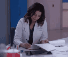 Greys Anatomy Amelia Shepherd GIF - Greys Anatomy Amelia Shepherd Writing GIFs