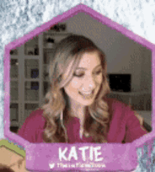 Katie Wilson Crits And Giggles GIF - Katie Wilson Crits And Giggles The Da T Network GIFs