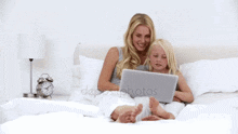 Laptop Mother And Daughter GIF - Laptop Mother And Daughter Bed GIFs