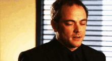 "She Doesn’t Look A Thing Like You!" GIF - Supernatural Crowley GIFs
