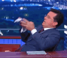 Oreo Funny GIF - Oreo Funny Stephen Colbert GIFs