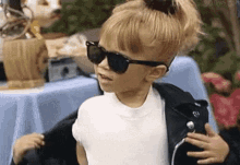 The Look Shades GIF - The Look Shades Olsen GIFs