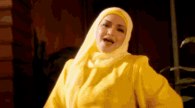 Kuasa Cintamu Siti GIF - Kuasa Cintamu Siti Siti Yellow GIFs