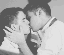 boys kiss