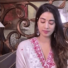 Janhvi Kapoor Janhvi GIF - Janhvi Kapoor Janhvi Point Out GIFs