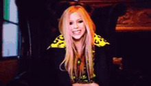 Smile Laugh GIF - Smile Laugh Avril Lavigne GIFs