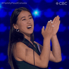 Clap Hands Katie GIF - Clap Hands Katie Family Feud Canada GIFs