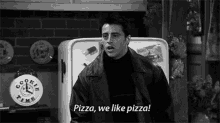 Pizza GIF - Friends Joey Tribbiani Matt Le Blanc GIFs