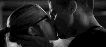 Olicity Oliver And Felicity GIF - Olicity Oliver And Felicity Epic Kiss GIFs