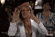 The Hotwives Of Las Vegas Angela Kinsey GIF - The Hotwives Of Las Vegas Angela Kinsey Hair GIFs