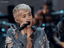 Miley Cyrus Cyrussgifs GIF - Miley Cyrus Cyrussgifs Sing GIFs