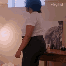 I Dont Know Delina GIF - I Dont Know Delina Virgins GIFs