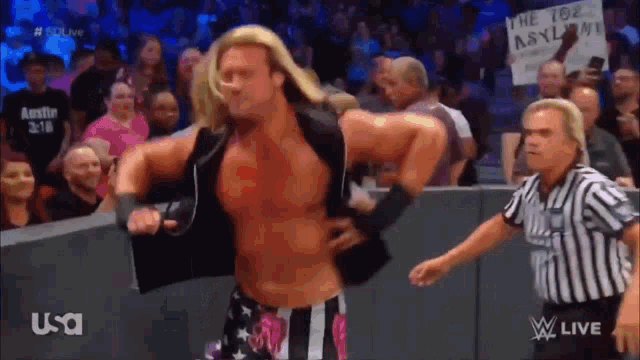 [IMAGE:https://media.tenor.com/AghRC59Yvs8AAAAd/dolph-ziggler-superkick-outside-the-ring.gif]