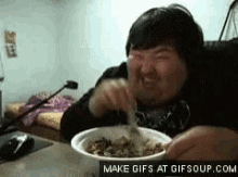 Gordo GIF - Eating Yum When You Finally Get Your Food GIFs
