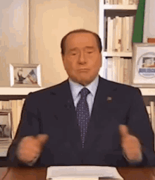 Berlusconi Tik Tok Berlusconi GIF - Berlusconi Tik Tok Tik Tok Berlusconi GIFs