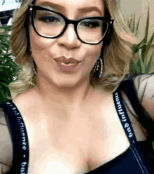 Marilia Mendonça GIF - Marilia Mendonça Glasses GIFs