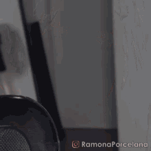Ramona Asomando GIF - Ramona Asomando Peek GIFs