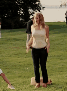 Alice Eve Bouncing GIF - Alice Eve Bouncing Seductive GIFs