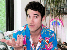 Darren Criss Darren Doesn’t Know GIF - Darren Criss Darren Doesn’t Know Hands GIFs