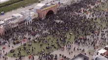 Multidao Crowded GIF - Multidao Crowded Party Time GIFs