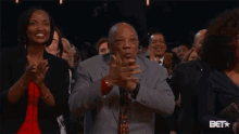 applause clapping crowd delighted quincy jones