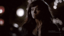 a screen shot of two women with the words activar windows at the bottom of the screen
