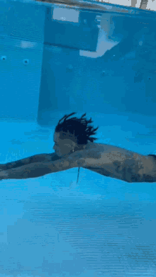 Turn Around Swae Lee GIF - Turn Around Swae Lee Swimming Stunt GIFs