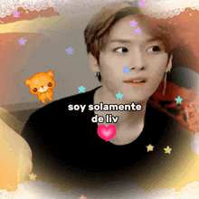 a picture of a young man with the words soy solamente de liv on the bottom