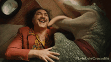 Laughing Hector Valenti GIF - Laughing Hector Valenti Lyle GIFs