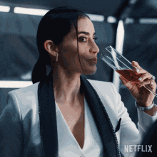 Lets Drink Evelyn Marcus GIF - Lets Drink Evelyn Marcus Paola Nuñez GIFs