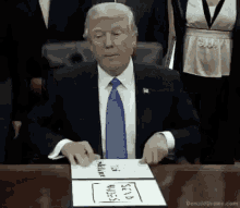 Trump Ditlaime GIF - Trump Ditlaime Loiditlaime GIFs