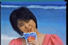 飲み物　松田聖子　seiko Matsuda 昭和 GIF - Caprisun Juice Seiko Matsuda GIFs