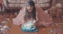 Melanie Martinez Cake GIF - Melanie Martinez Cake Punch GIFs