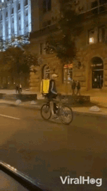 Biking Backwards Viralhog GIF - Biking Backwards Viralhog Trick GIFs