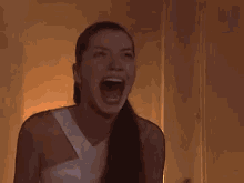 nathalia shouts