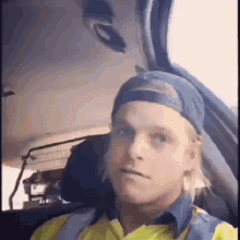 Big Weekend On The Gear Mate GIF - Big Weekend On The Gear Mate Car GIFs