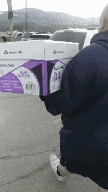 Man Delivery GIF - Man Delivery Box GIFs