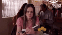 Gilmore Clube Rory Gilmore GIF - Gilmore Clube Rory Gilmore Alexis Bledel GIFs
