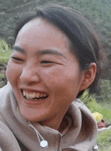 Xia Jinghan Laughing GIF