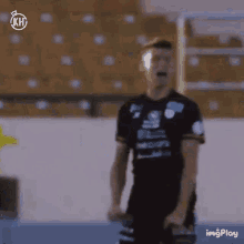 a soccer player wearing a shirt that says " the chefz " on it
