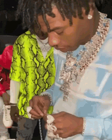 Lil Baby 4pf GIF - Lil Baby 4pf Lil Baby Gives Rylo4fp Chain GIFs