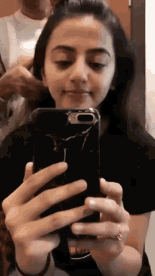 Helly Shah Fixing Hair GIF - Helly Shah Fixing Hair Selfie GIFs