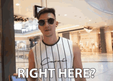 Right Here Up GIF - Right Here Up Point GIFs