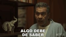 Algo Debe De Saber Hugo Lopez GIF - Algo Debe De Saber Hugo Lopez Luis Miguel GIFs