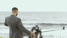 Drake Golfing GIF - Drake Golfing Golfing On The Beach GIFs