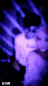 a blurry picture of a person with the words onces below